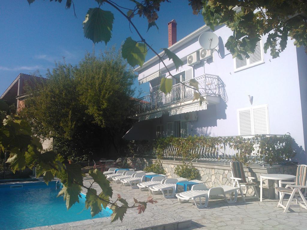 Apartments Jerine Tribalj Exteriér fotografie