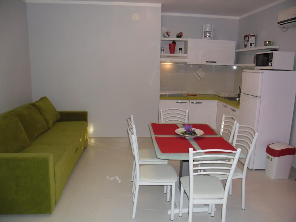 Apartments Jerine Tribalj Pokoj fotografie