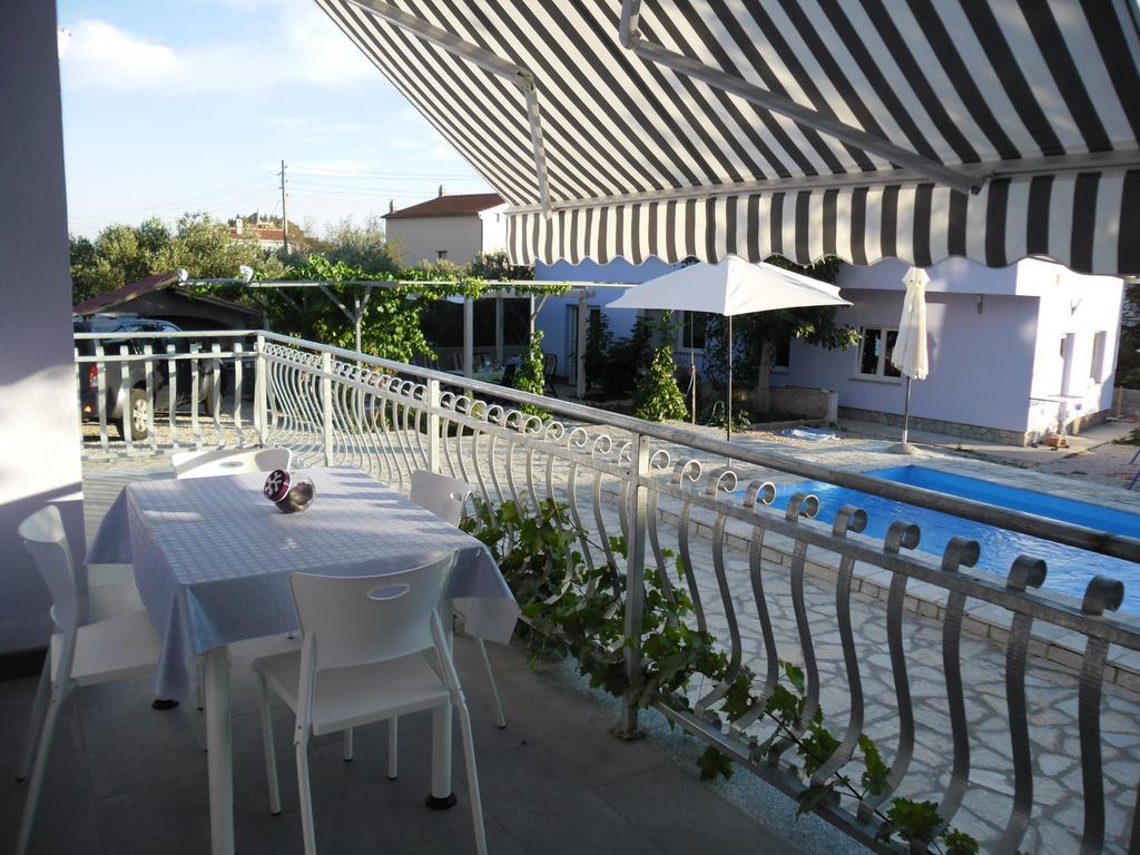 Apartments Jerine Tribalj Pokoj fotografie