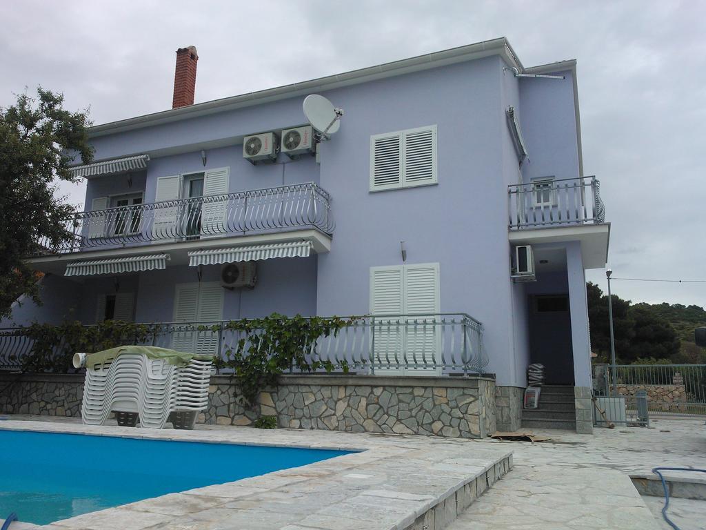 Apartments Jerine Tribalj Pokoj fotografie
